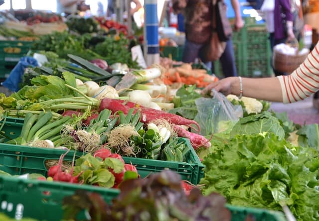 Les meilleures pratiques pour choisir des produits locaux en épicerie en ligne